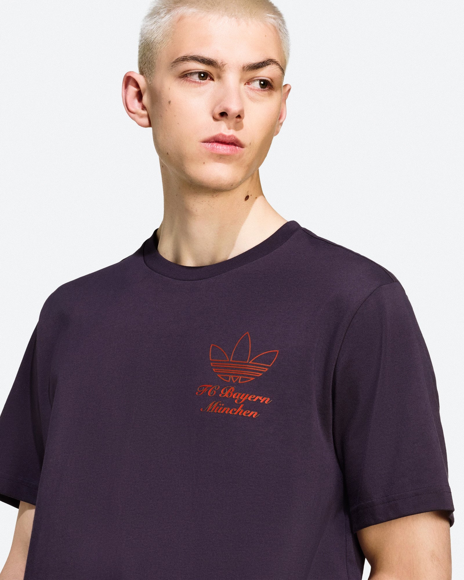 FC Bayern München Icon Graphic Tee - Image 5