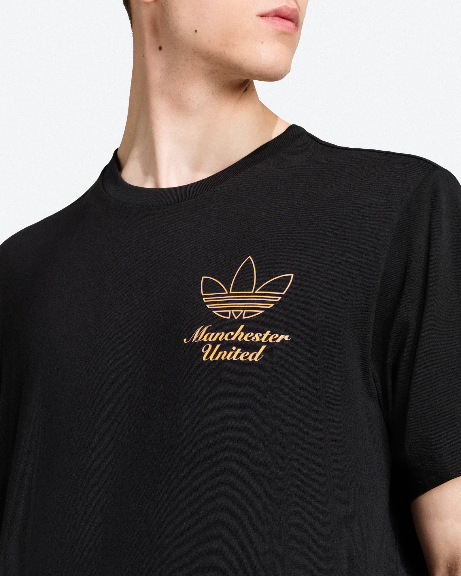Manchester United Icon Graphic Tee - Image 5