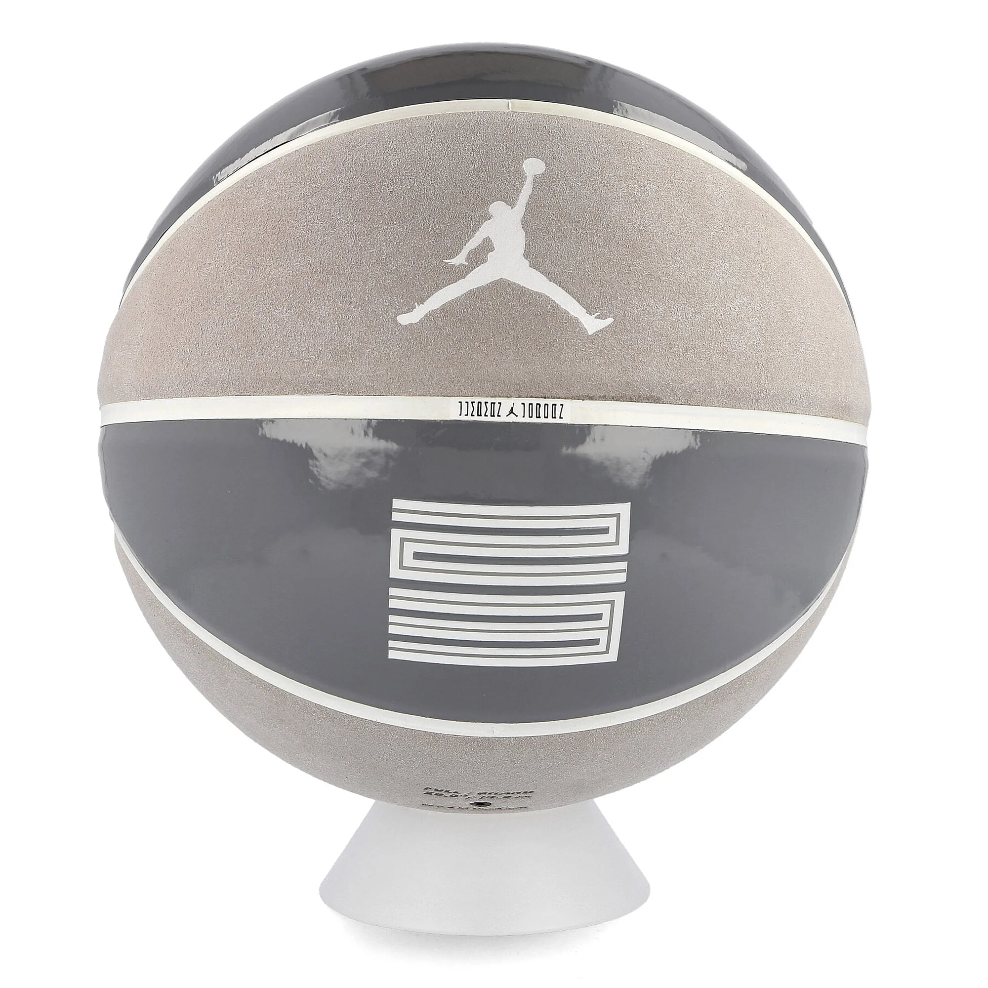 Air Jordan Premium Basketball 8P - Image 3