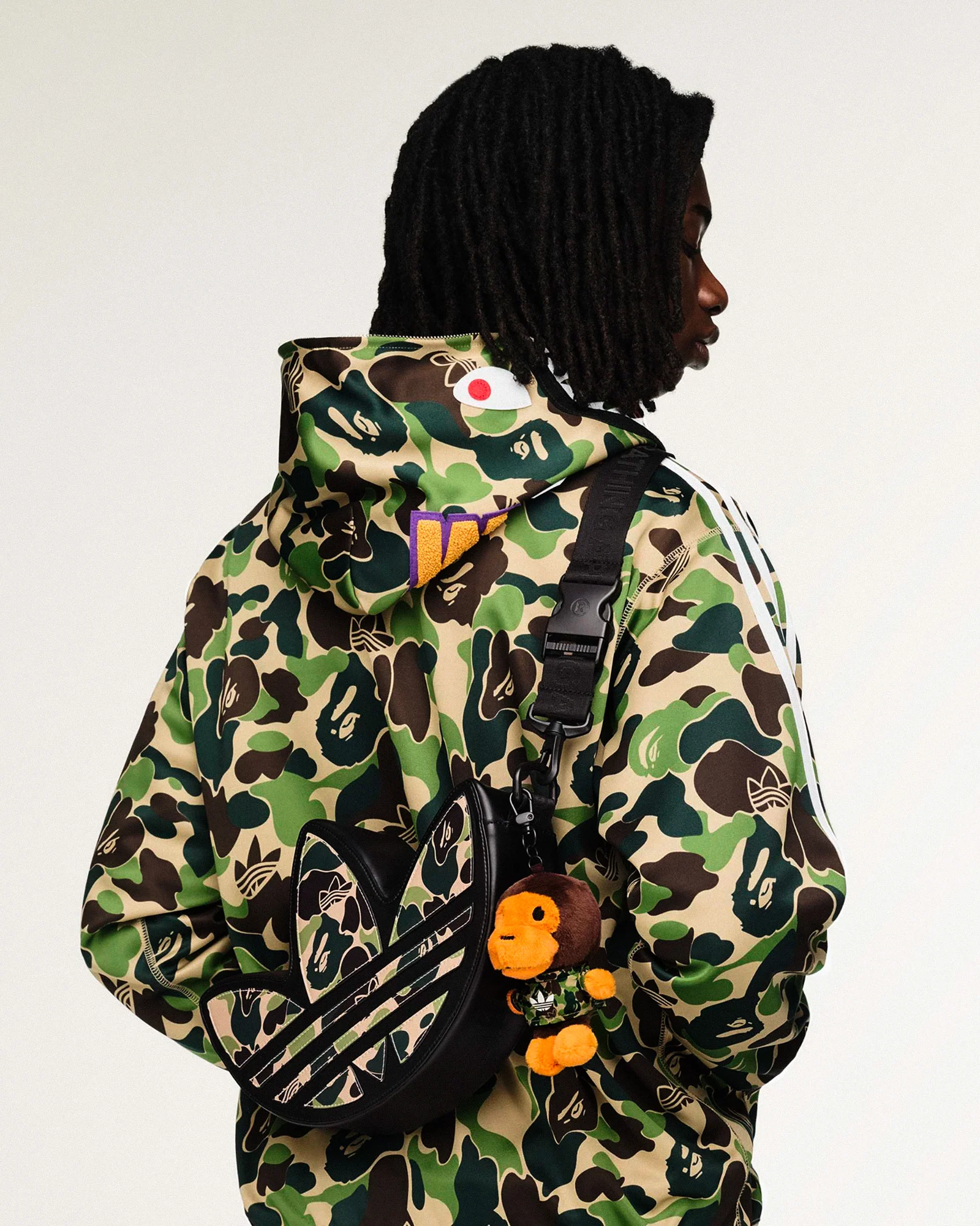 Trefoil Shoulder Bag - Image 4
