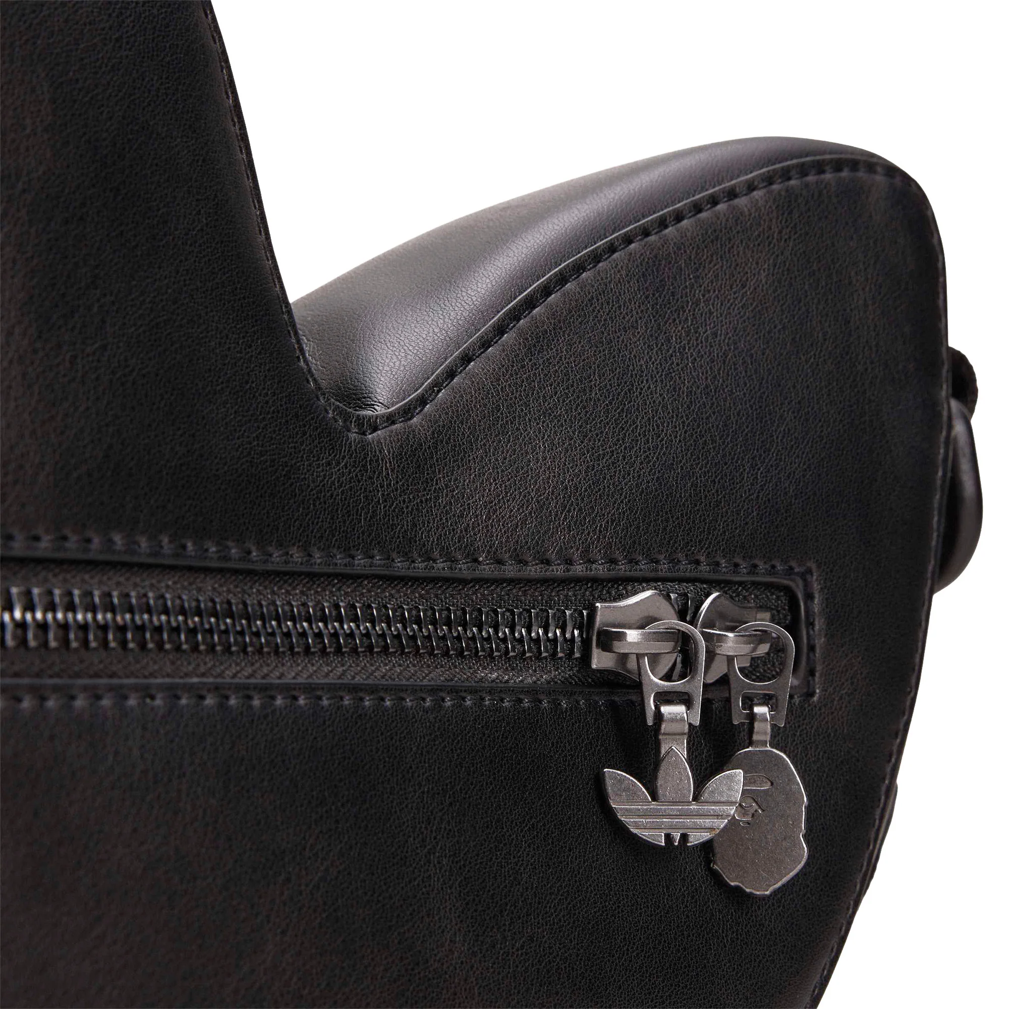 Trefoil Shoulder Bag - Image 7