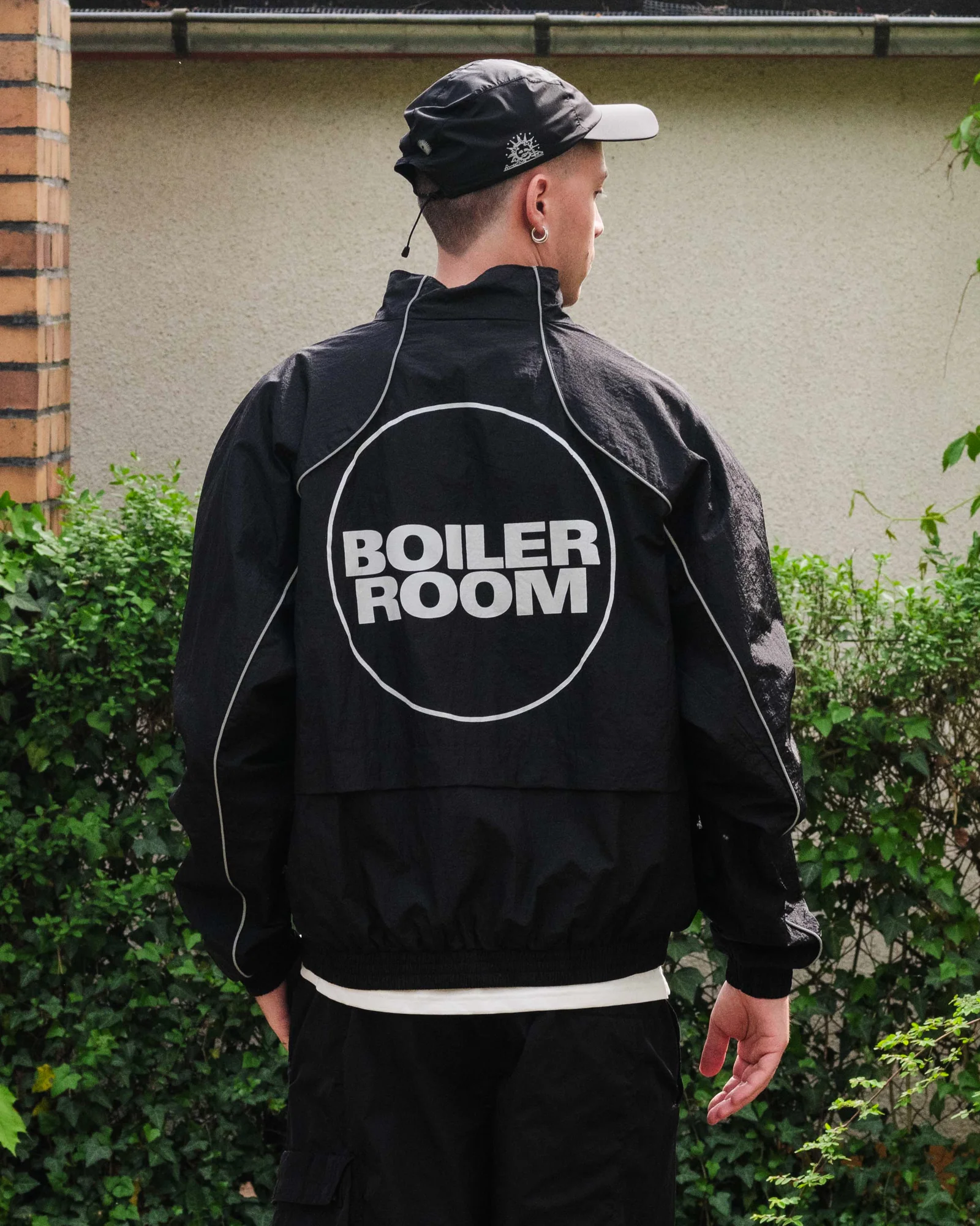 Shell Track Top - Image 4