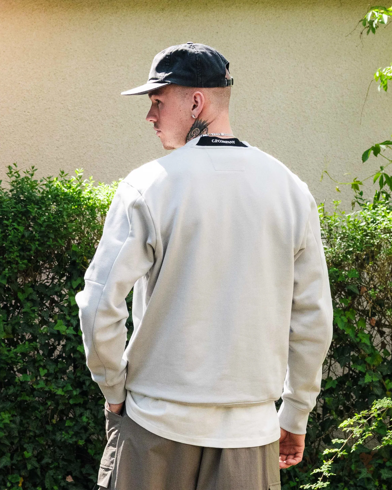 Diagonal Raised Fleece Crew Neck Lens Sweatshirt - Image 3