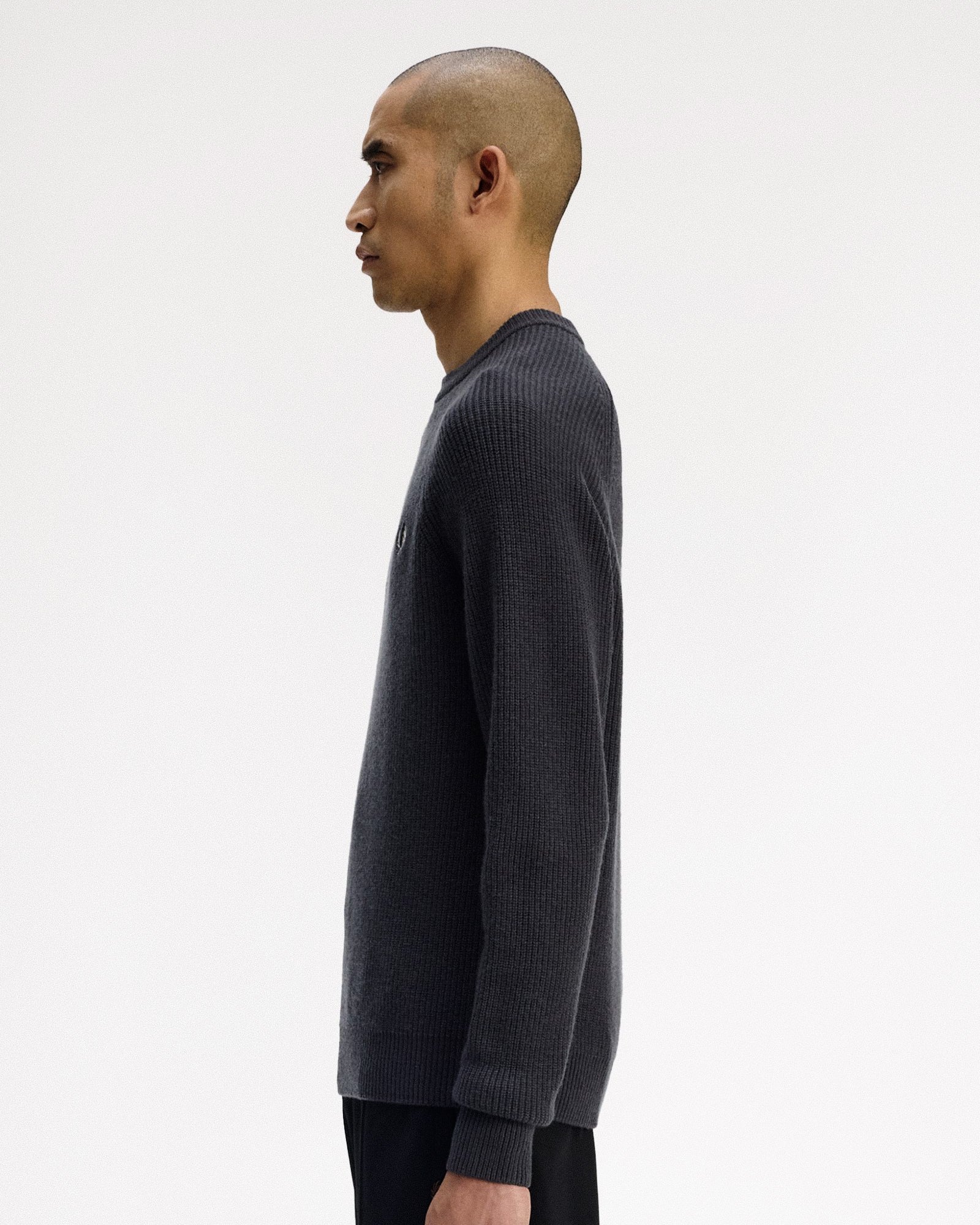 Lambswool Raglan Jumper - Image 4