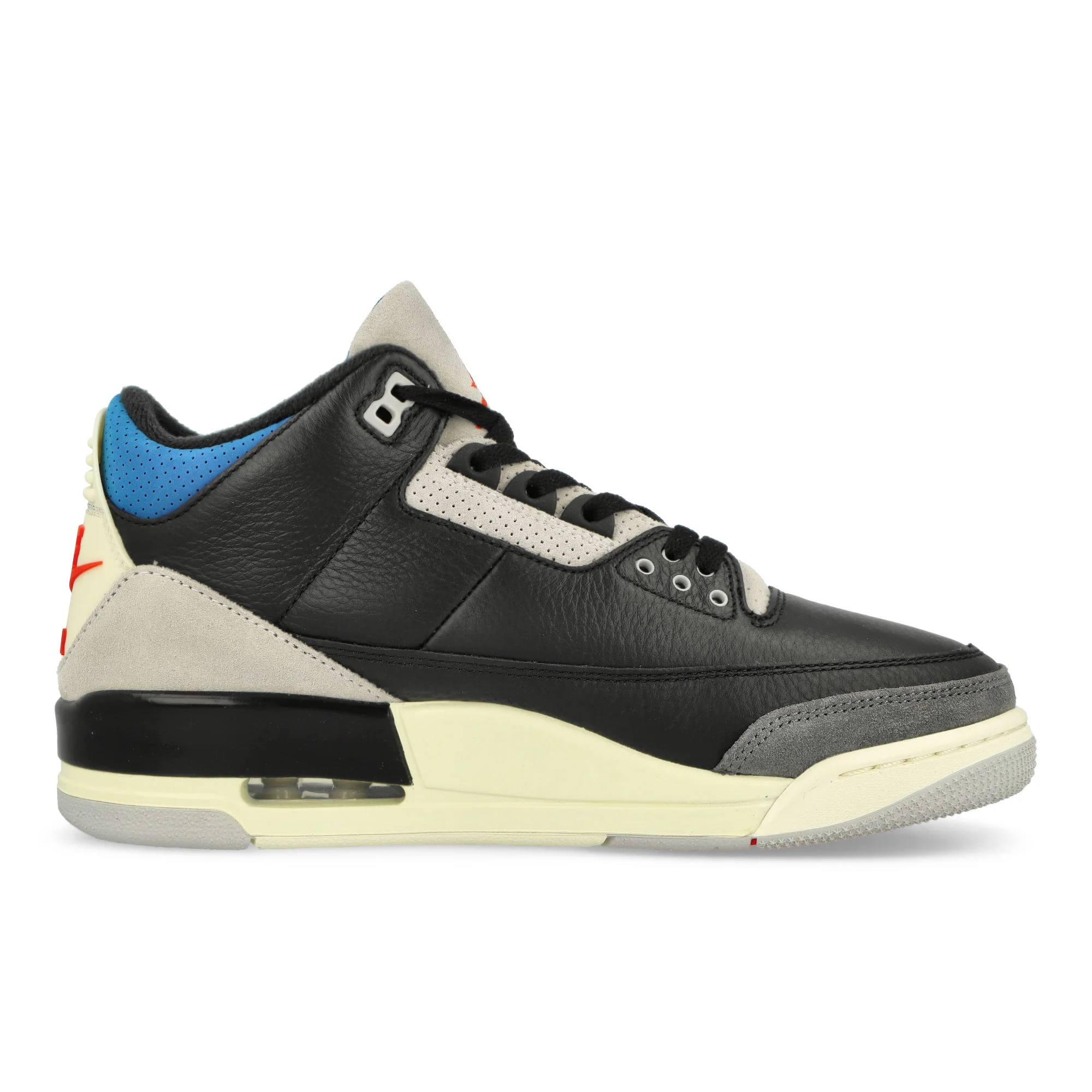 Air Jordan 3 Retro OG - Image 2