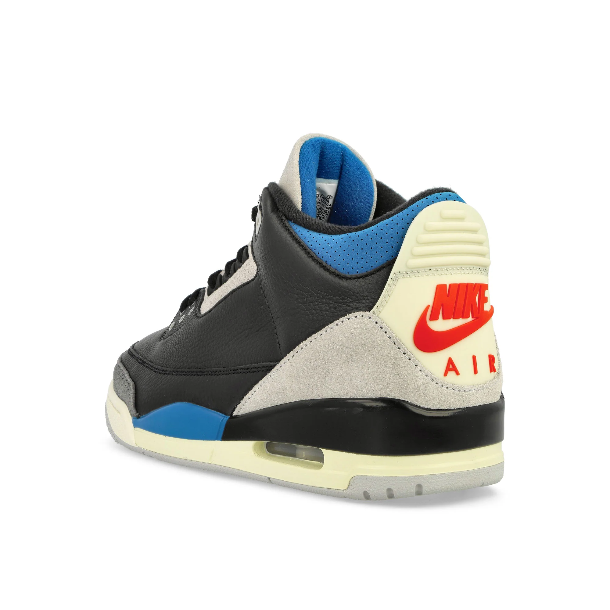 Air Jordan 3 Retro OG - Image 3