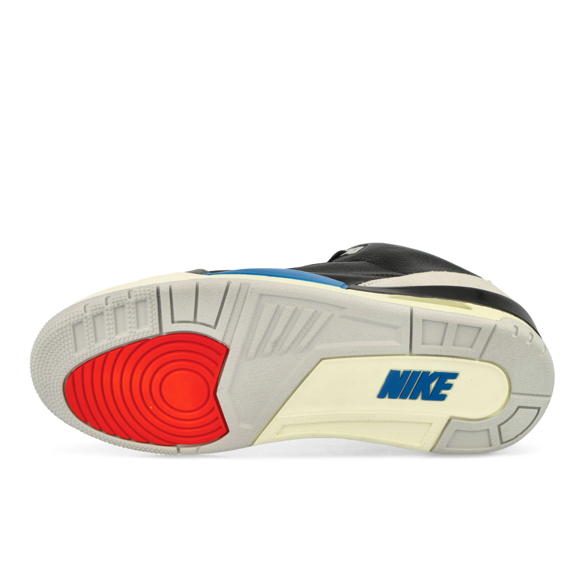Air Jordan 3 Retro OG - Image 7