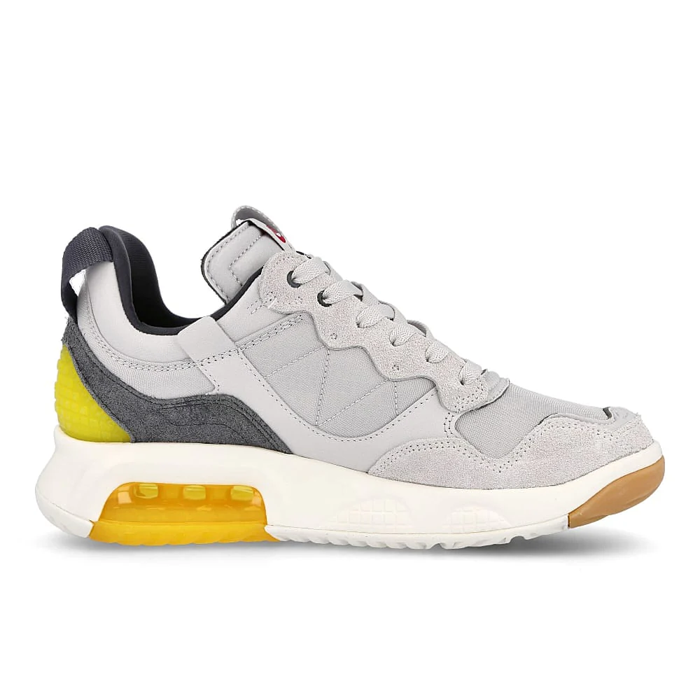 Air Jordan MA2 - Image 2