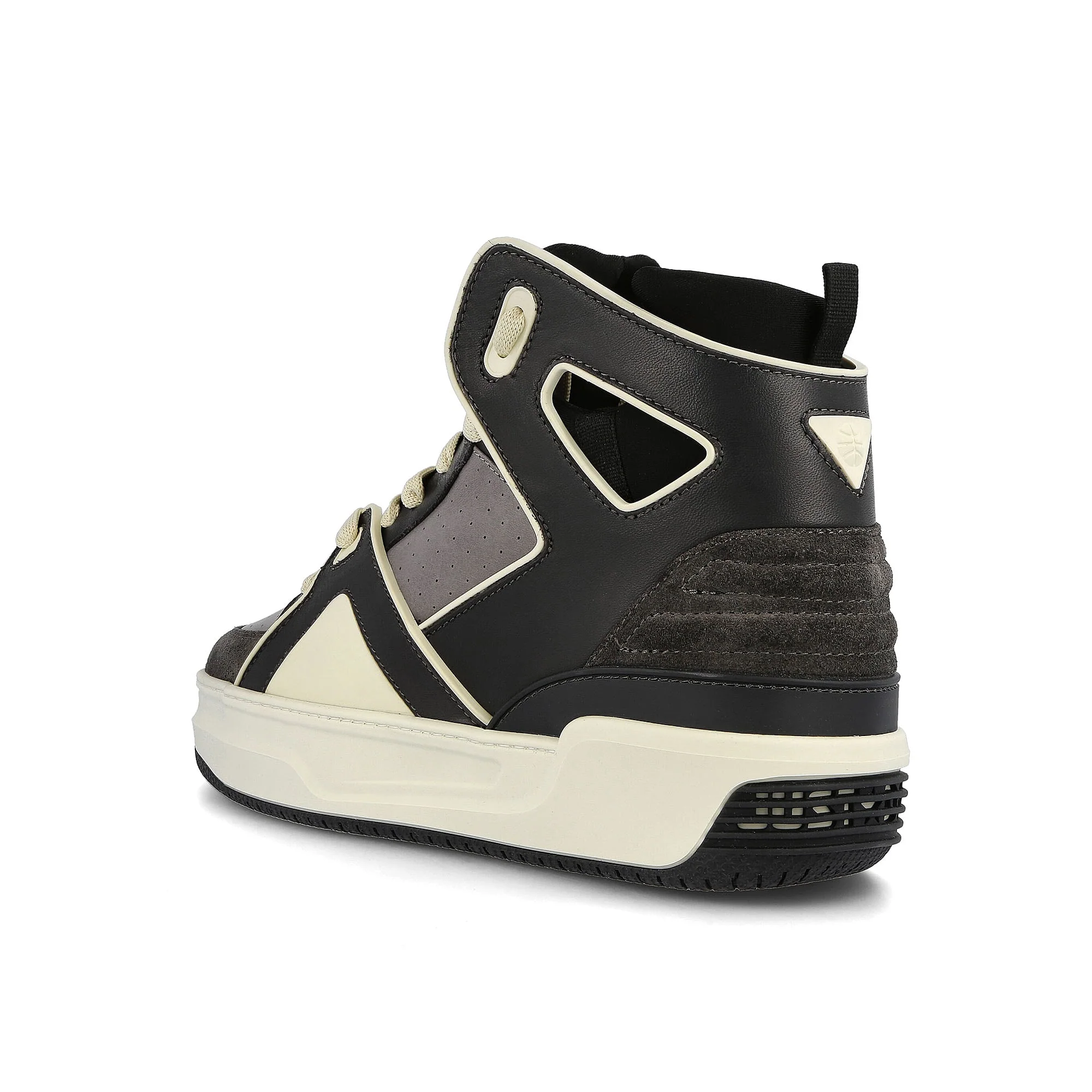 basketball courtside hi - Image 3