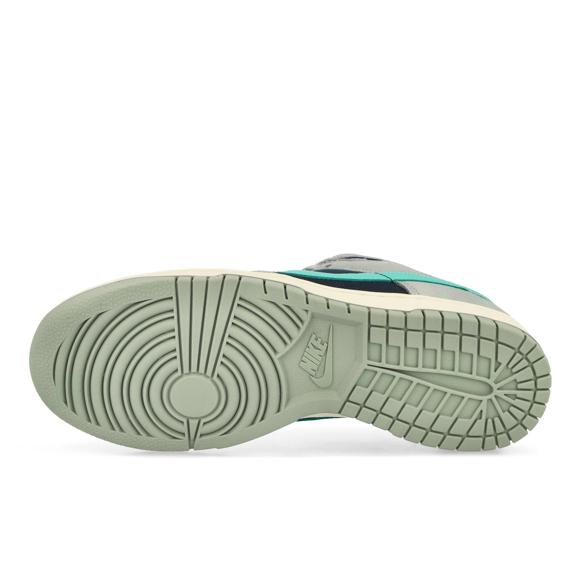 Dunk Low Retro PRM - Image 6